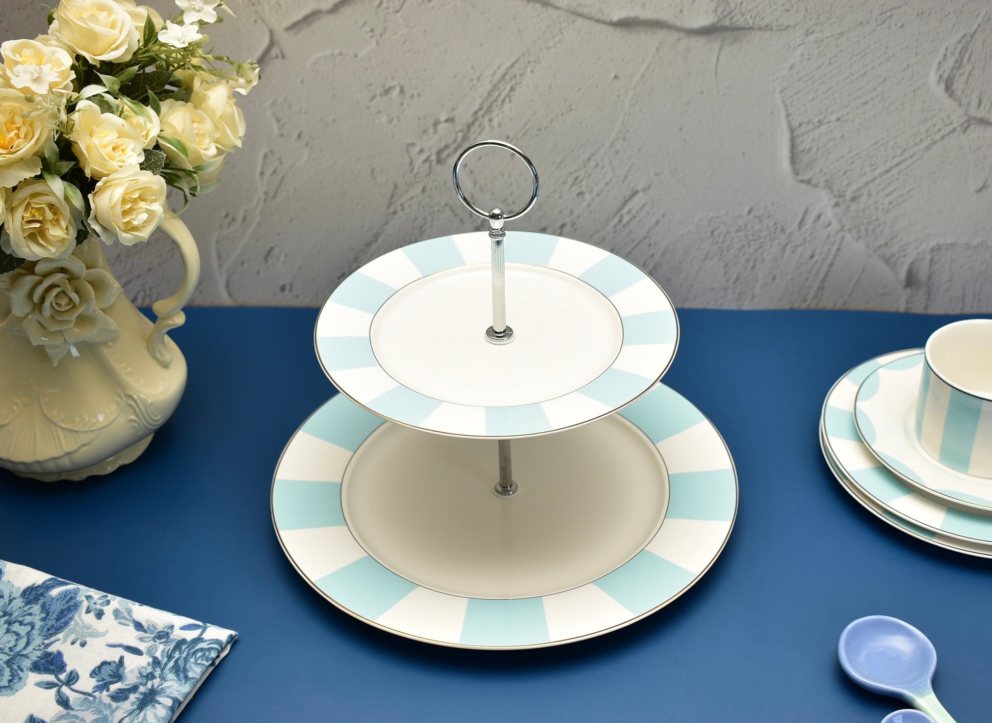 'Tiffany' 2 Tier Cake Stand - Peppylittlethings.com