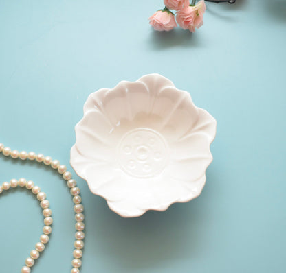 'White Petals' Mini Bowl - Peppylittlethings.com